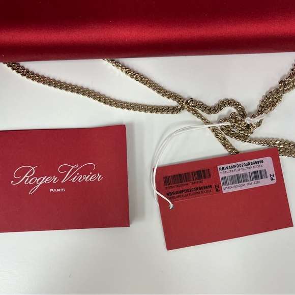 Roger Vivier Envelope Flap Flower Buckle Purse in Red - Picture 7 of 9